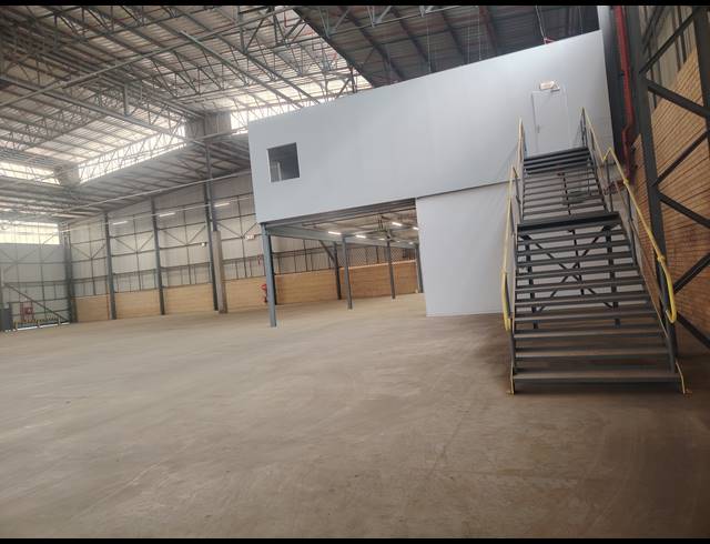 5,861M² WAREHOUSE TO LET IN GOSFORTH PARK